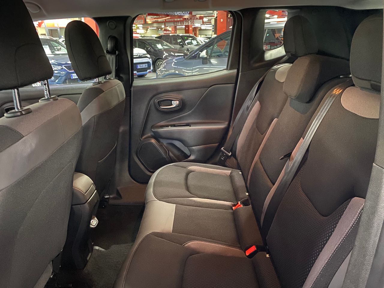 Foto Jeep Renegade 16