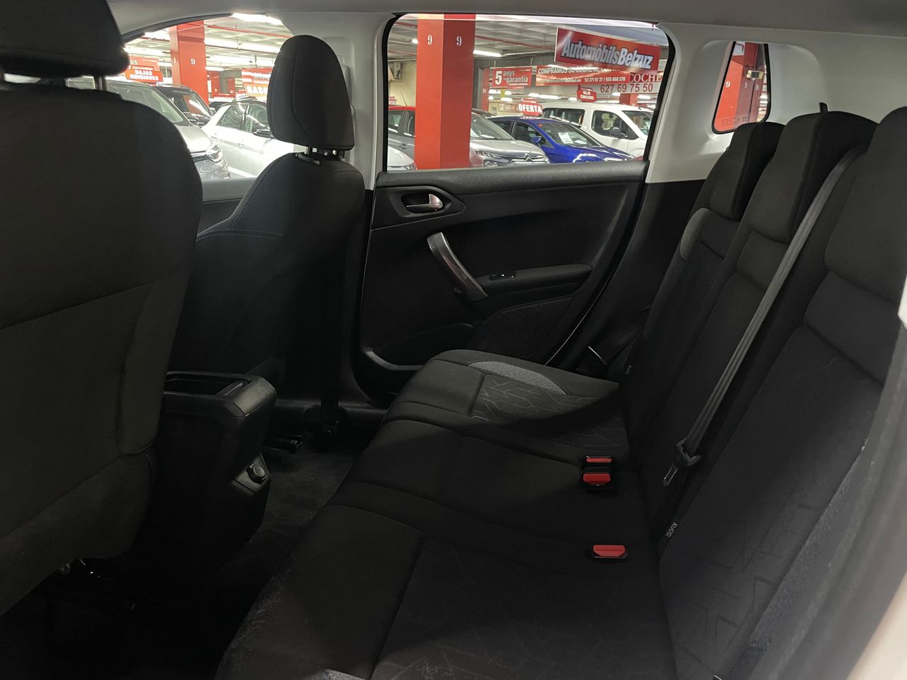 Foto Peugeot 2008 9