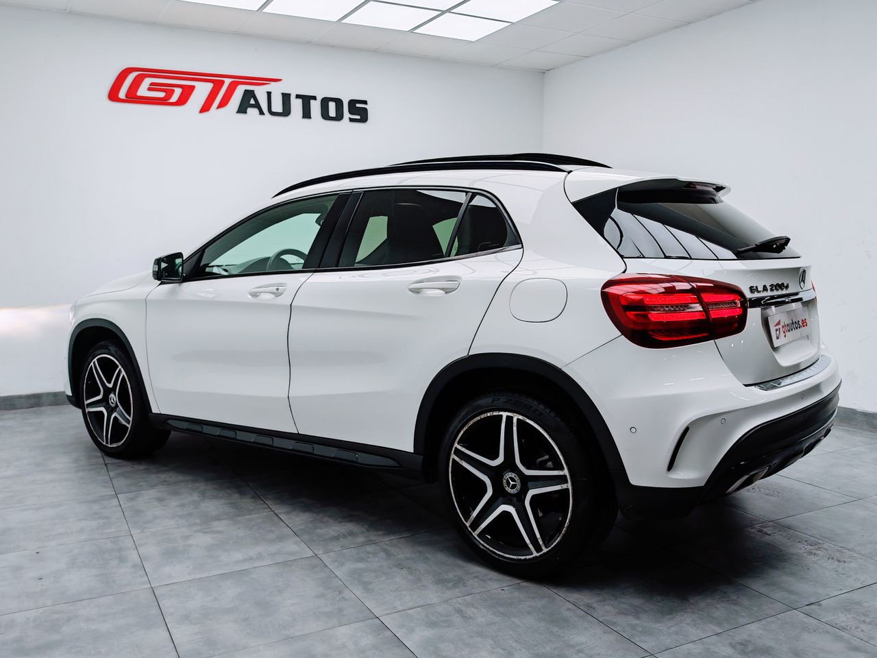 Foto Mercedes-Benz Clase GLA 2