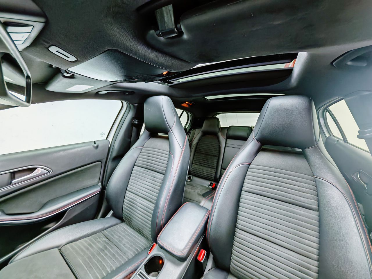 Foto Mercedes-Benz Clase GLA 4