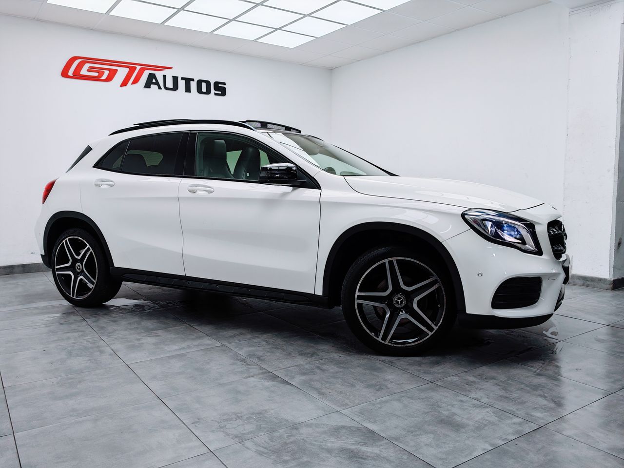 Foto Mercedes-Benz Clase GLA 20