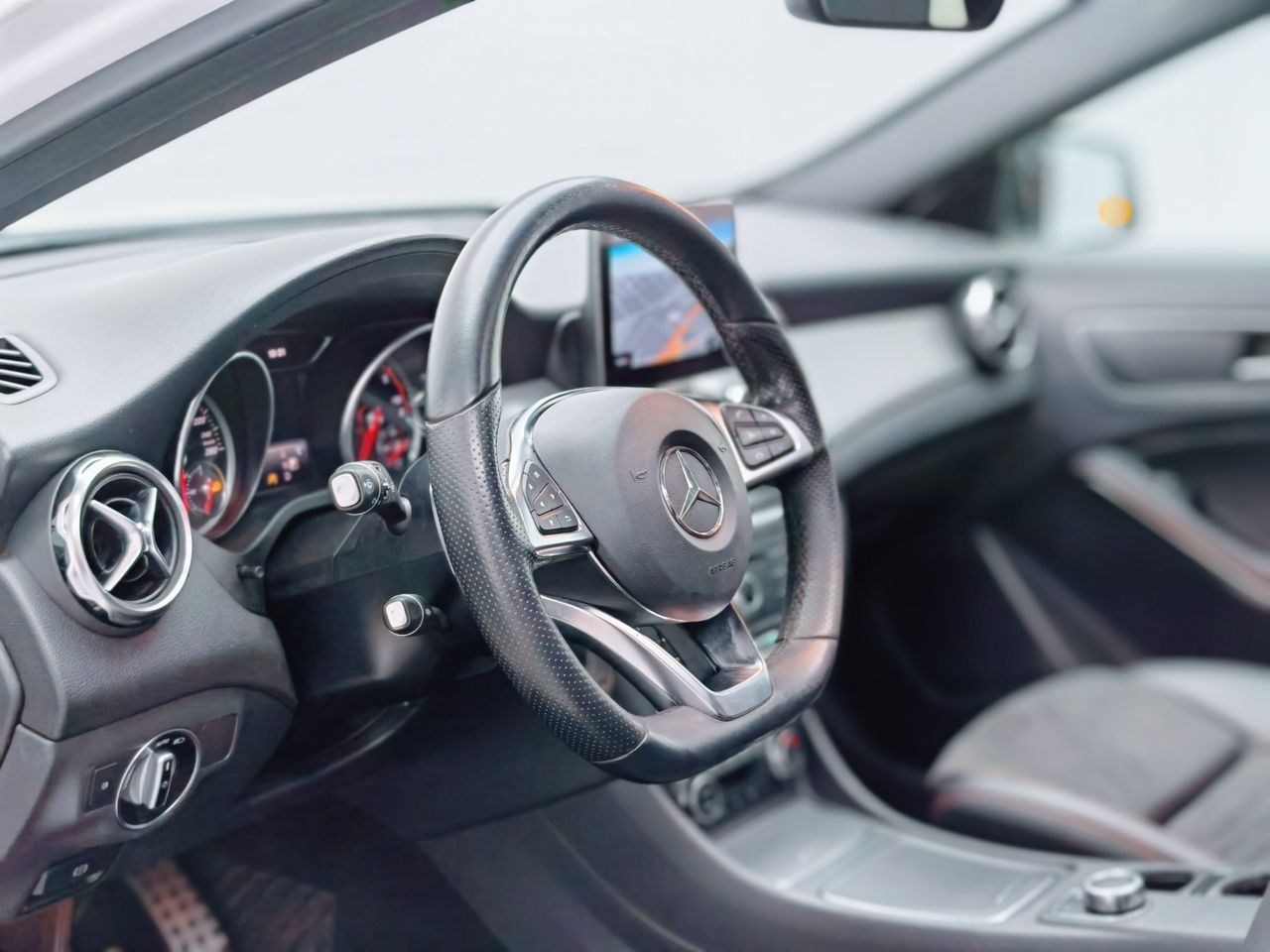 Foto Mercedes-Benz Clase GLA 24