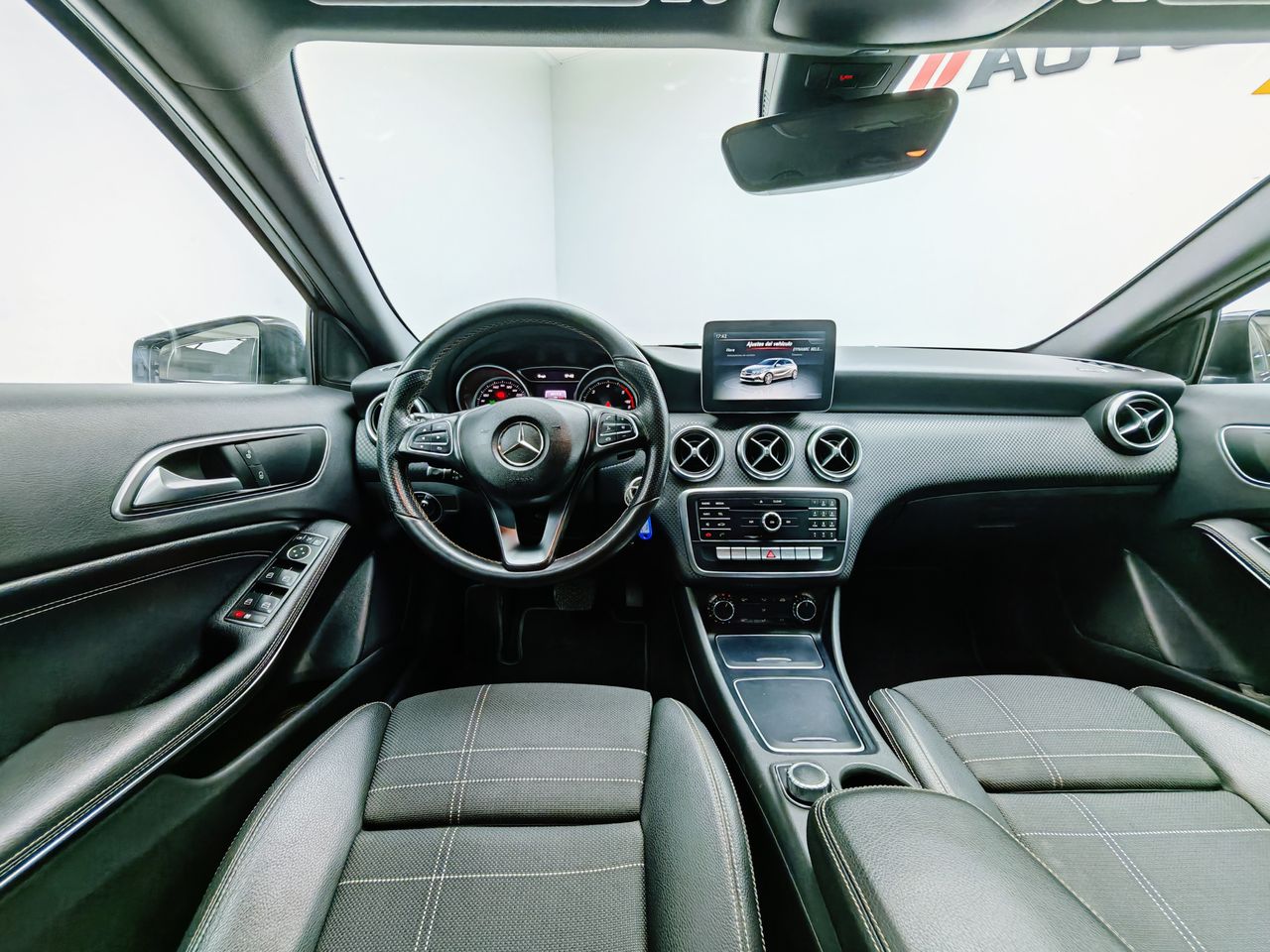 Foto Mercedes-Benz Clase A 30