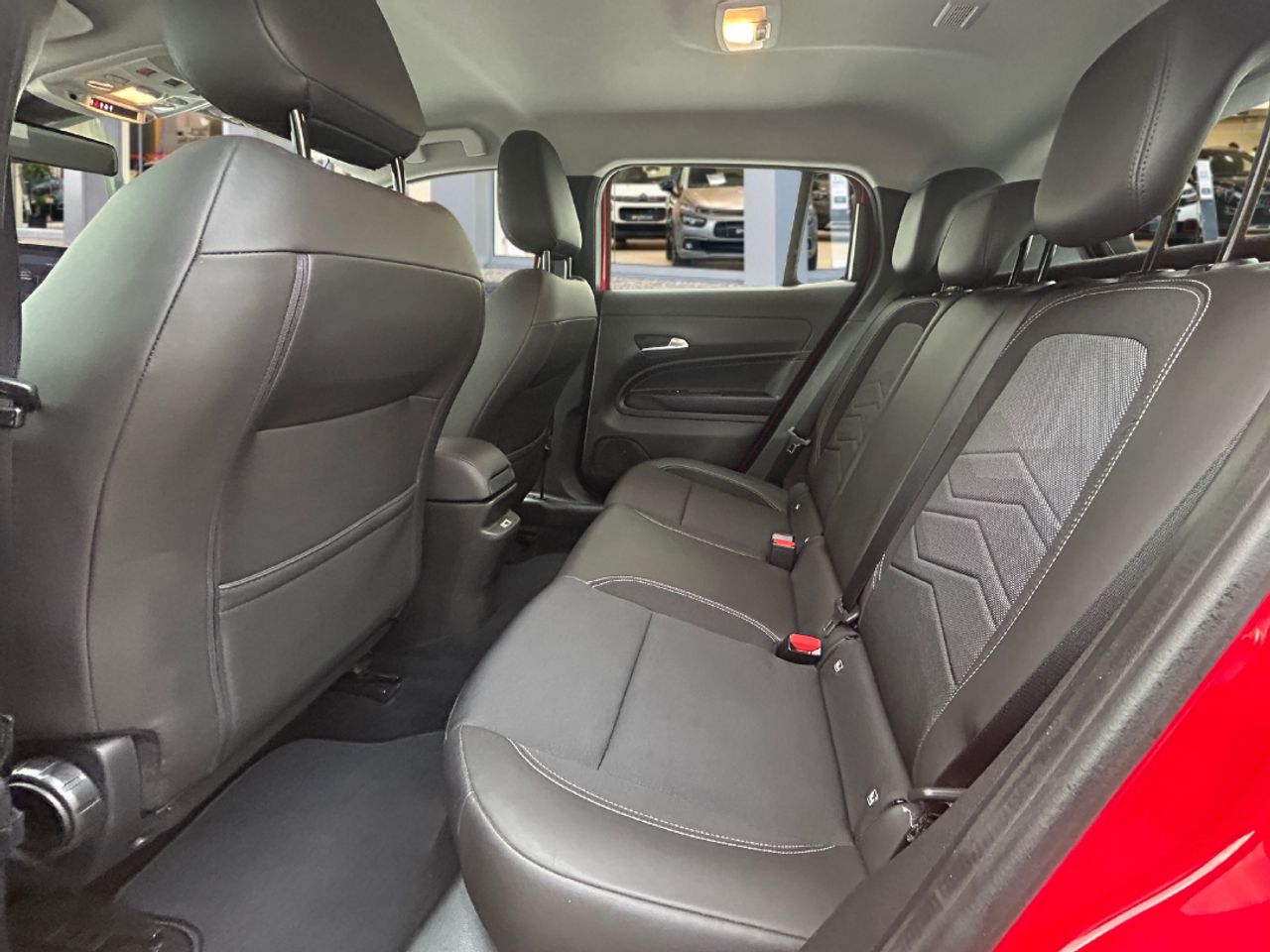 Foto Jeep Avenger 10