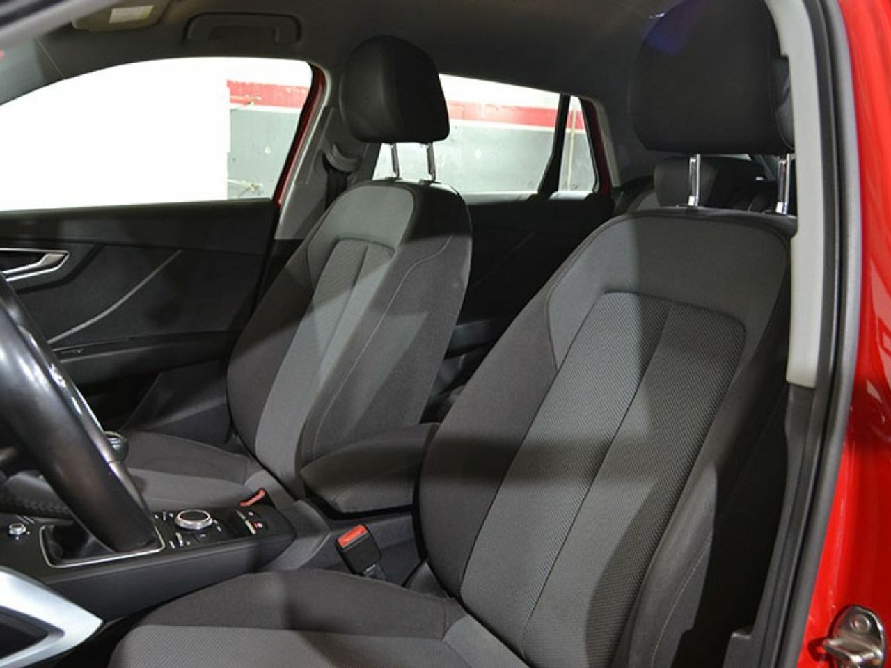 Foto Audi Q2 12