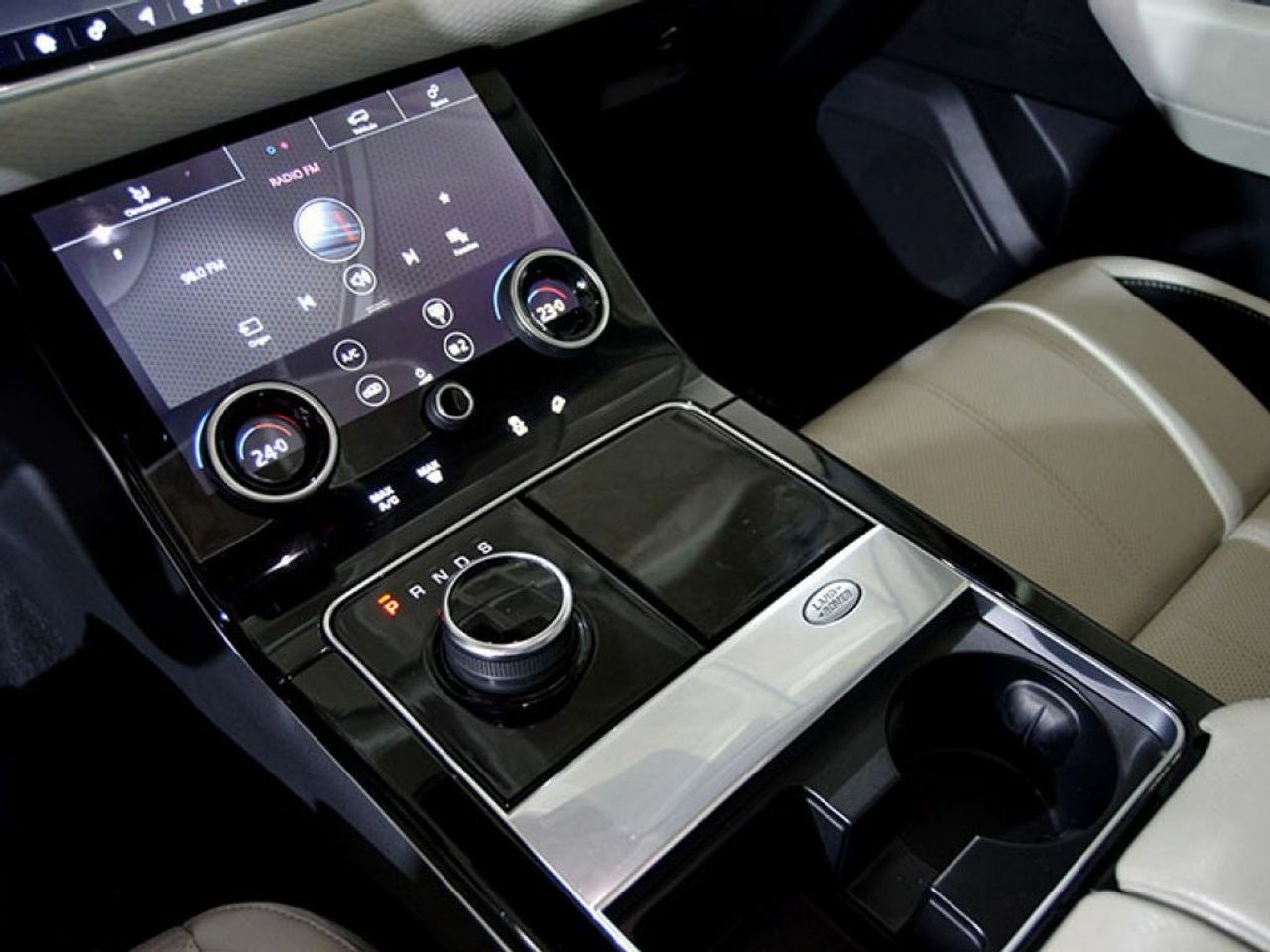 Foto Land-Rover Range Rover Velar 31