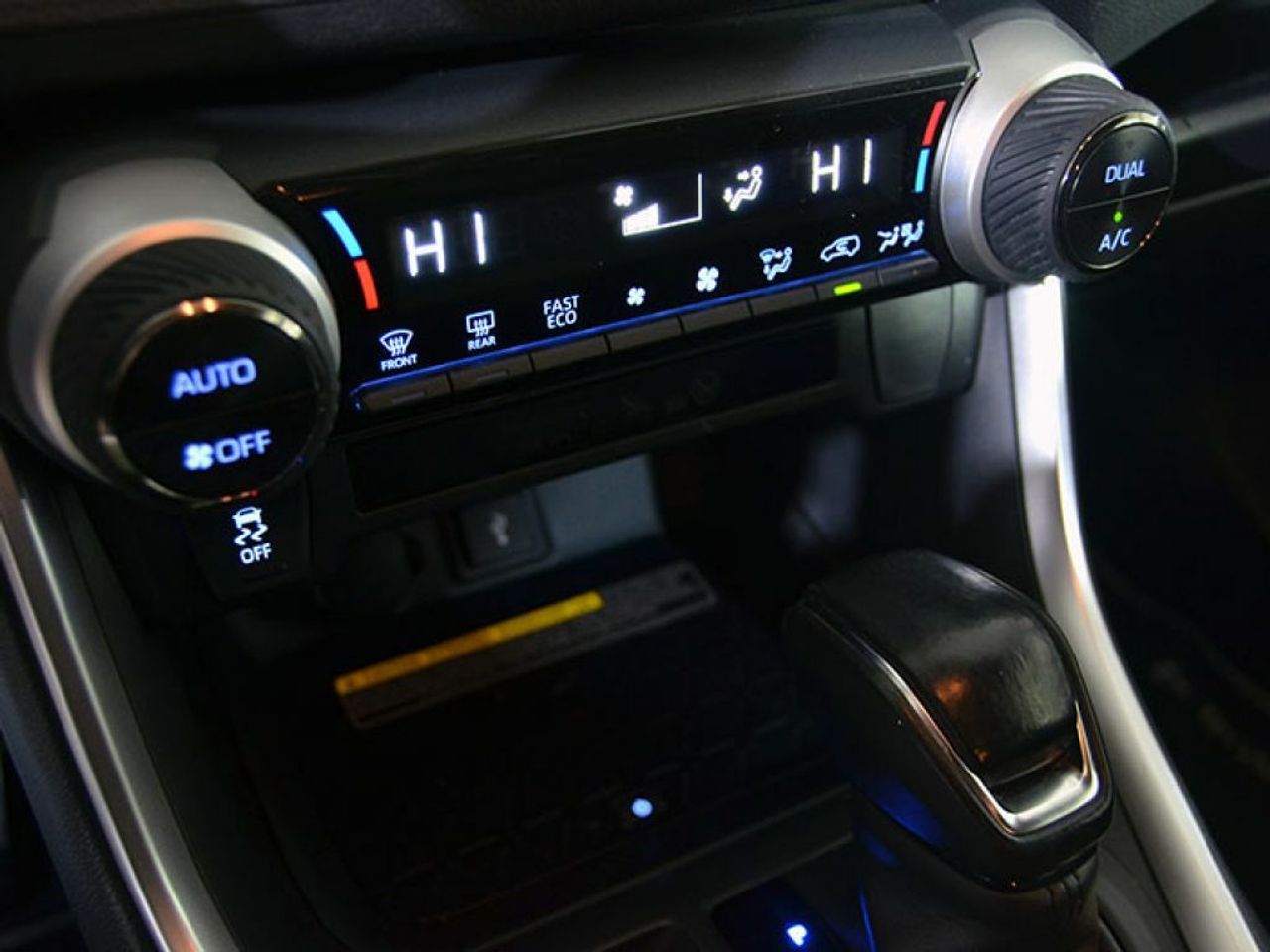 Foto Toyota Rav4 24