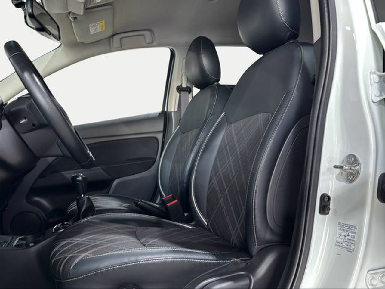Foto Mitsubishi Space Star 9
