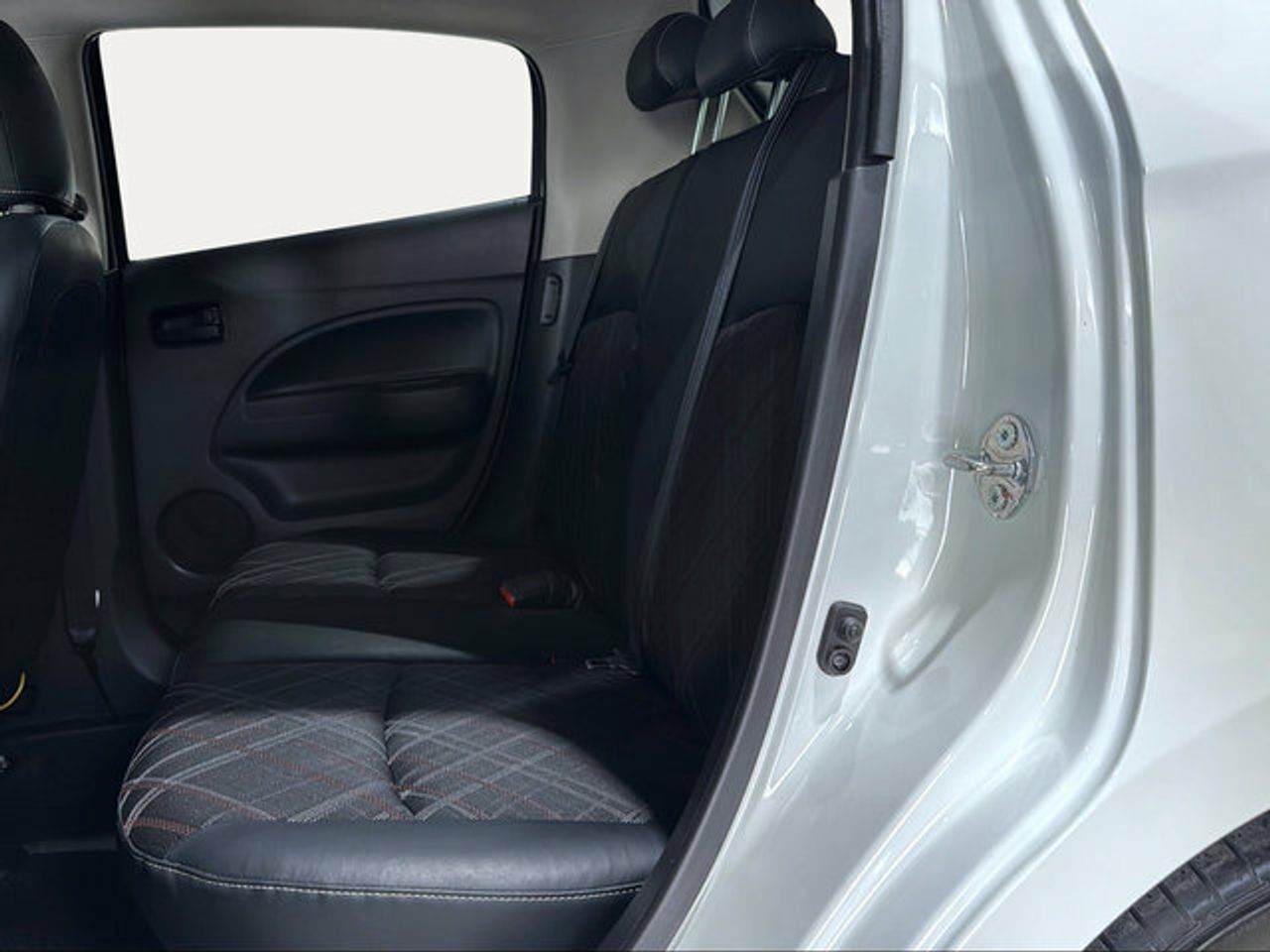 Foto Mitsubishi Space Star 10