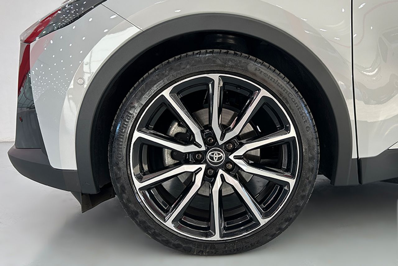 Foto Toyota C-HR 11