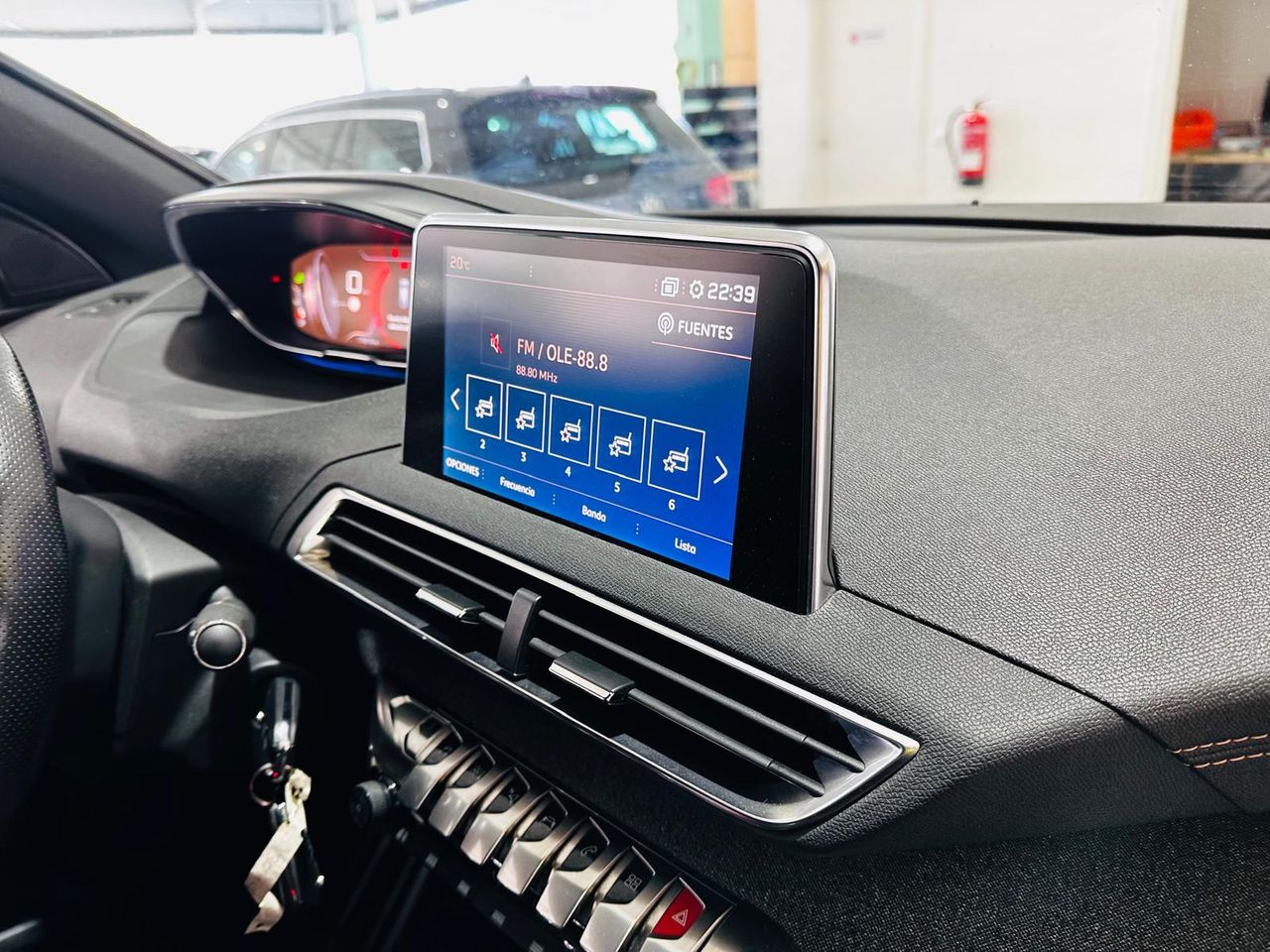 Foto Peugeot 5008 23