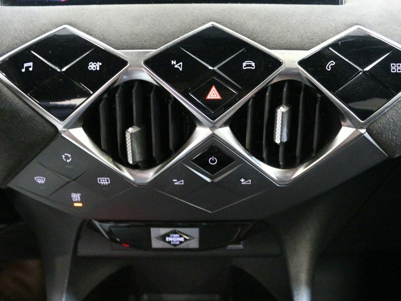 Foto DS Automobiles DS 3 19