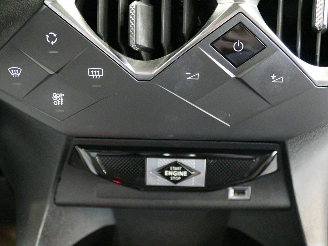 Foto DS Automobiles DS 3 21