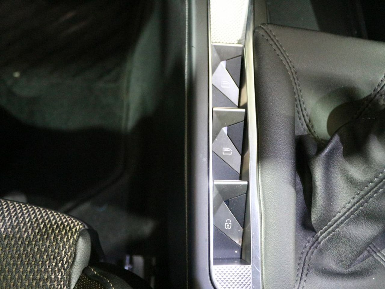 Foto DS Automobiles DS 3 24