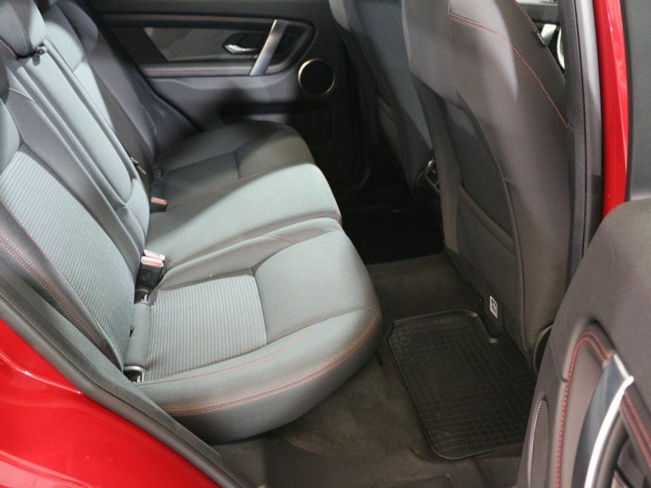 Foto Land-Rover Discovery Sport 16