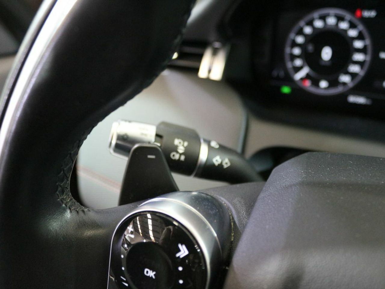 Foto Land-Rover Discovery Sport 24