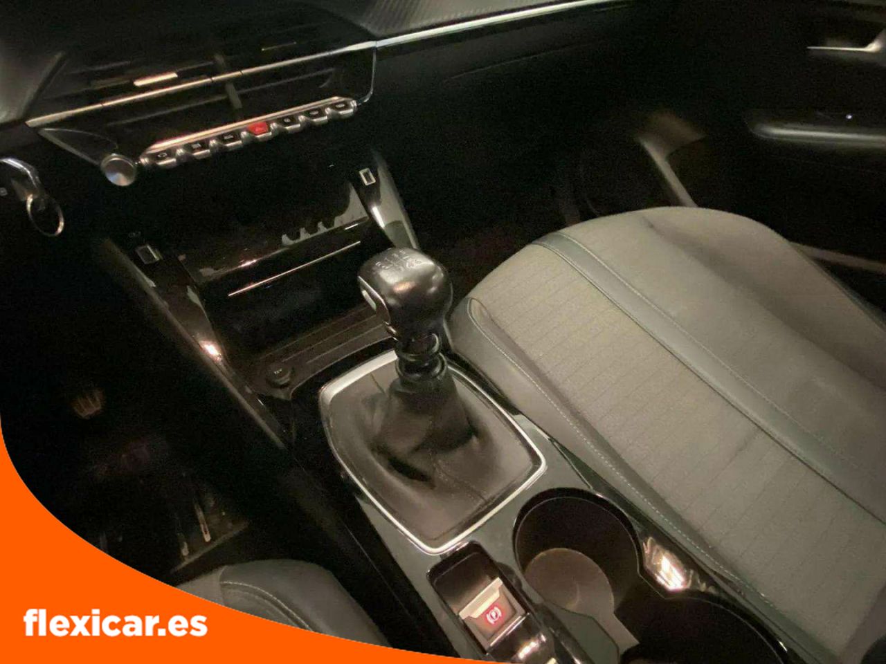Foto Peugeot 208 16