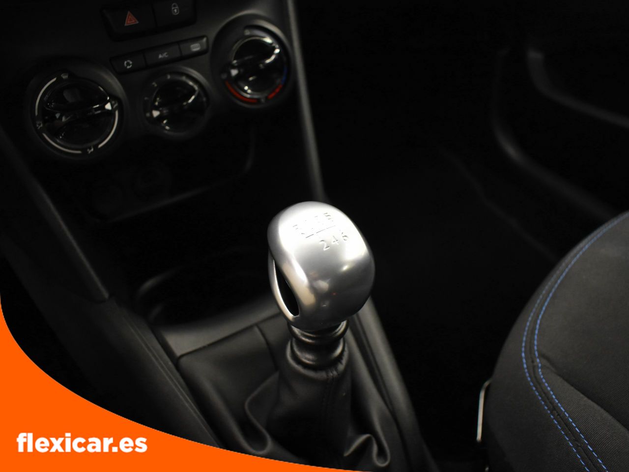 Foto Peugeot 208 23