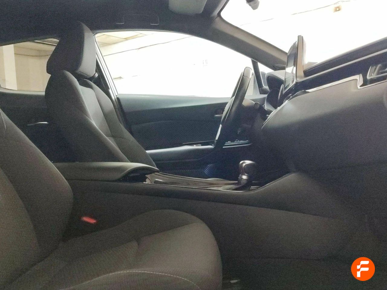 Foto Toyota C-HR 24