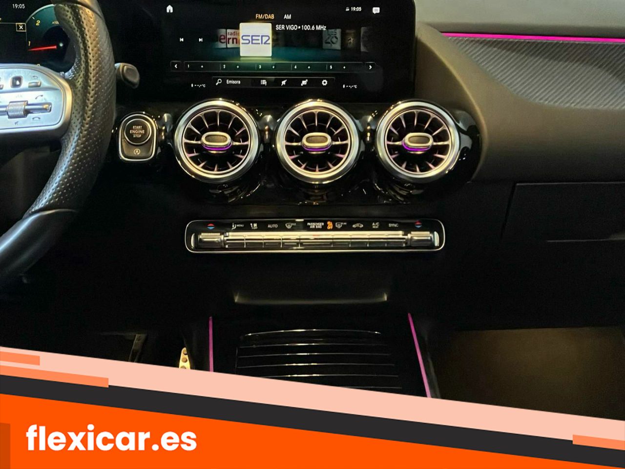 Foto Mercedes-Benz Clase GLA 15