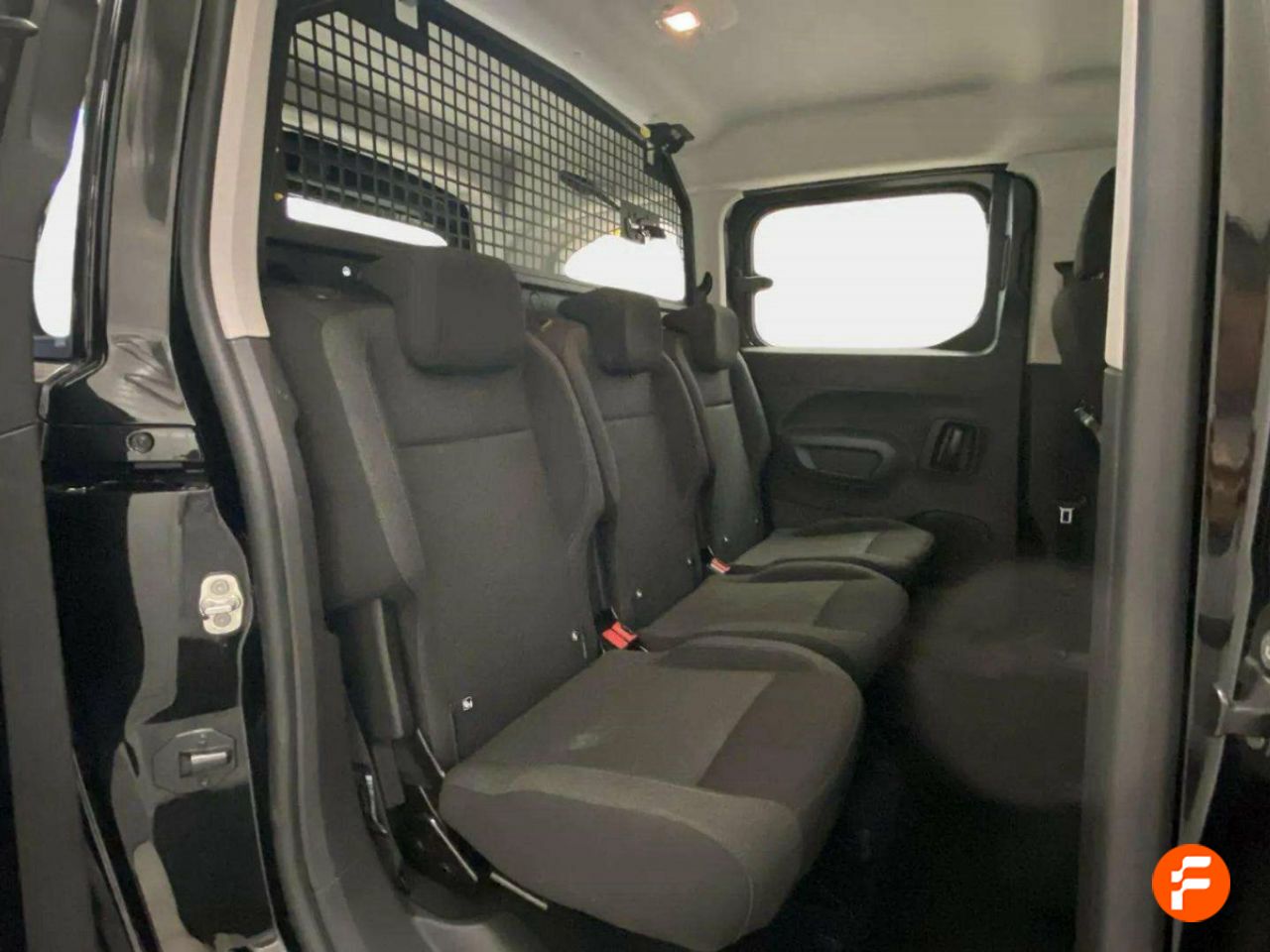 Foto Peugeot Rifter 11