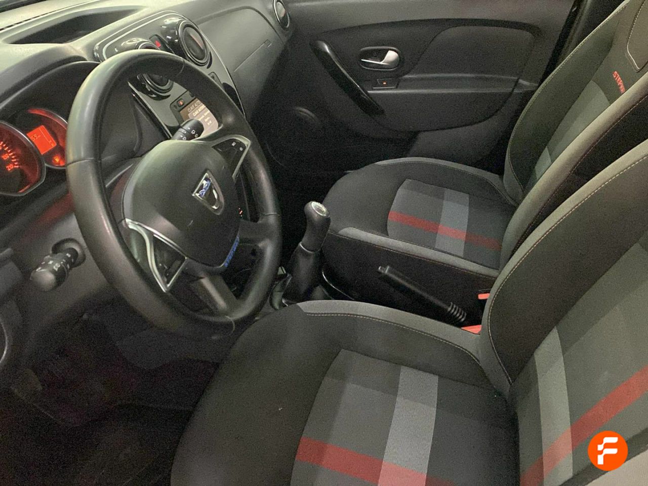 Foto Dacia Sandero 8