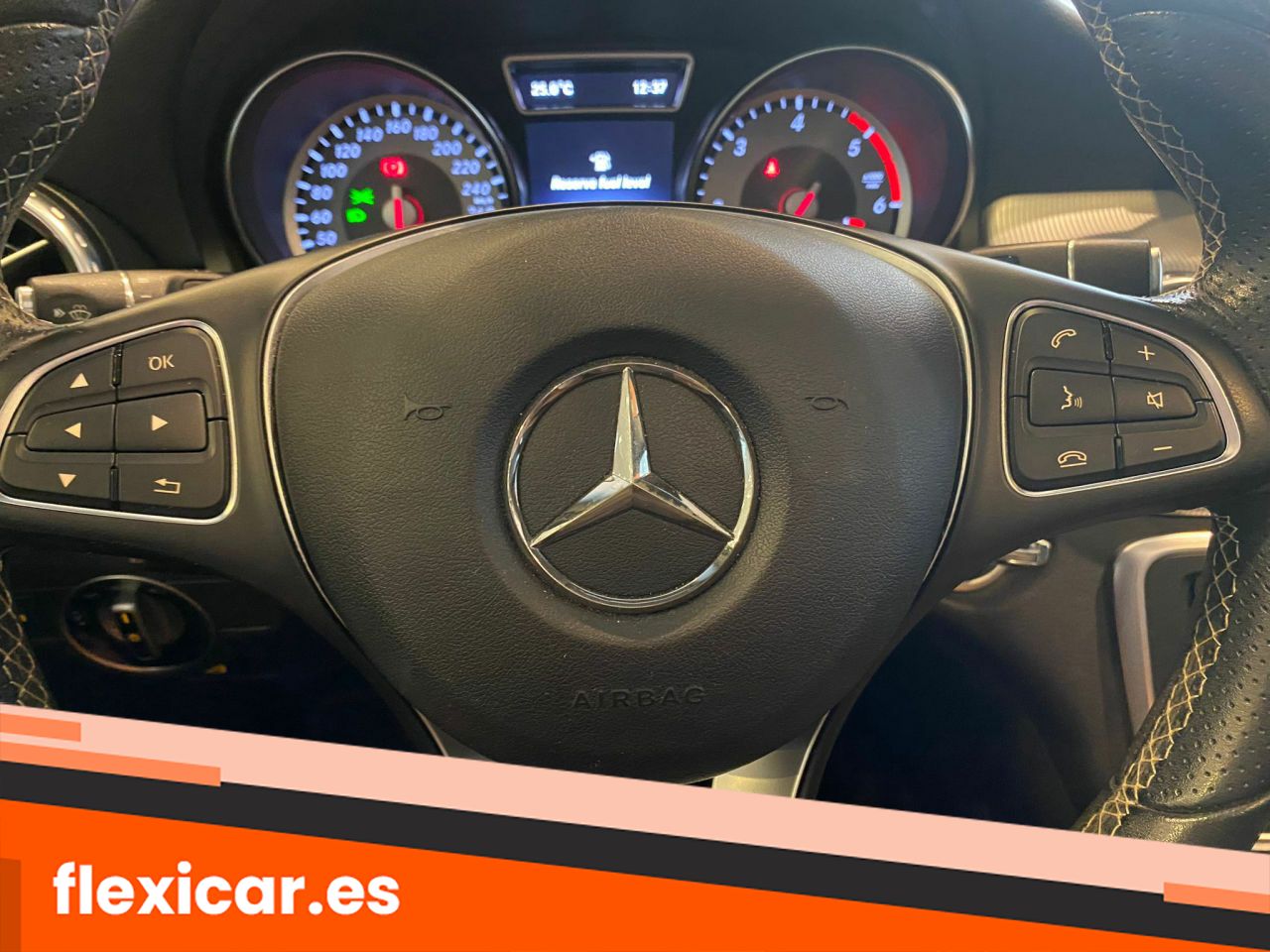 Foto Mercedes-Benz Clase GLA 12