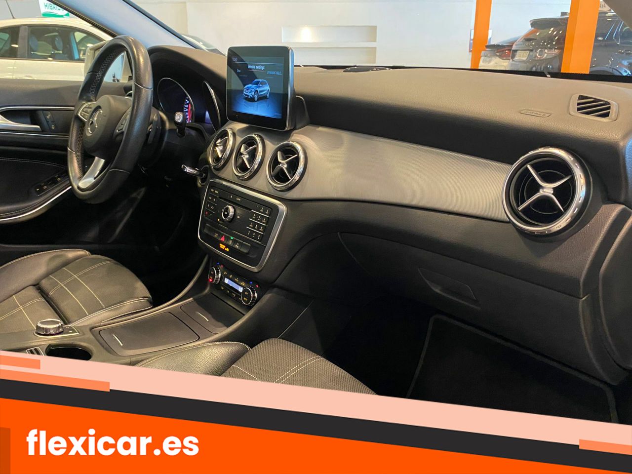 Foto Mercedes-Benz Clase GLA 29