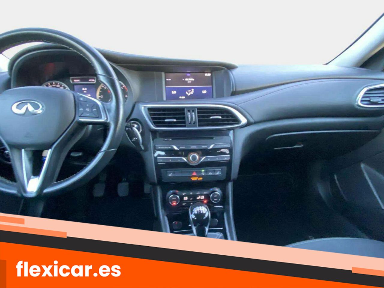 Foto Infiniti Q30 14