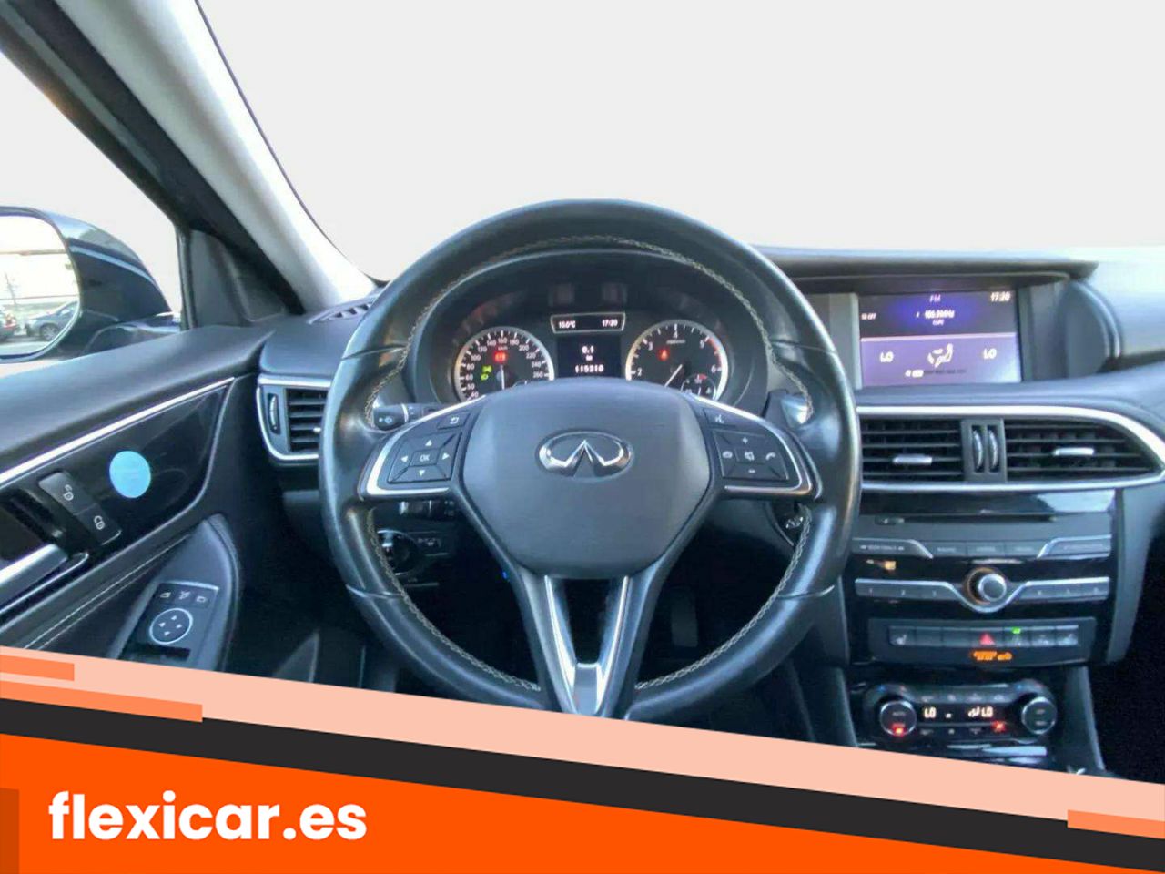 Foto Infiniti Q30 15