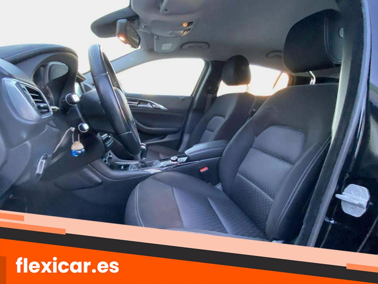 Foto Infiniti Q30 18