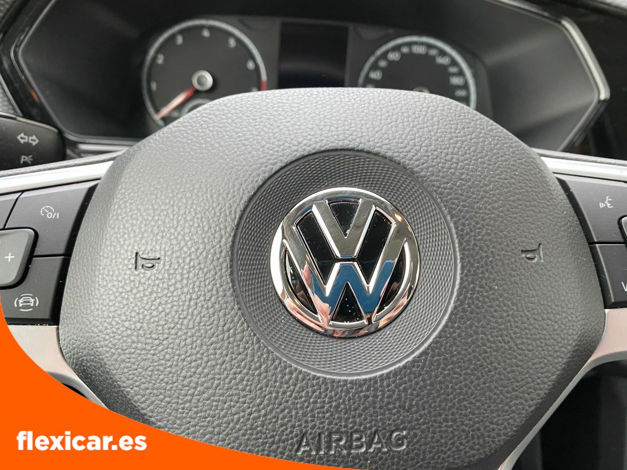 Foto Volkswagen T-Cross 16