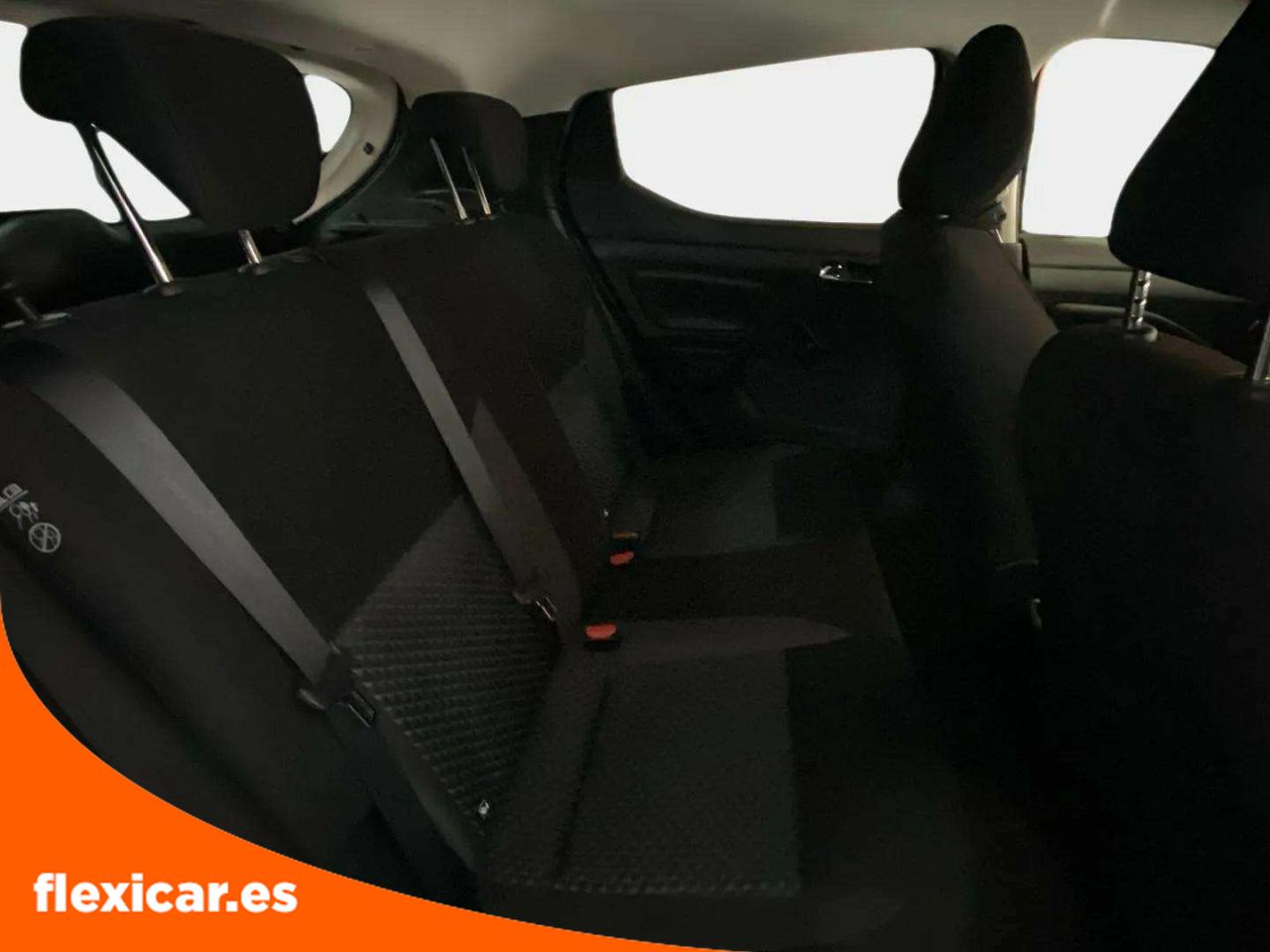 Foto Nissan Micra 10