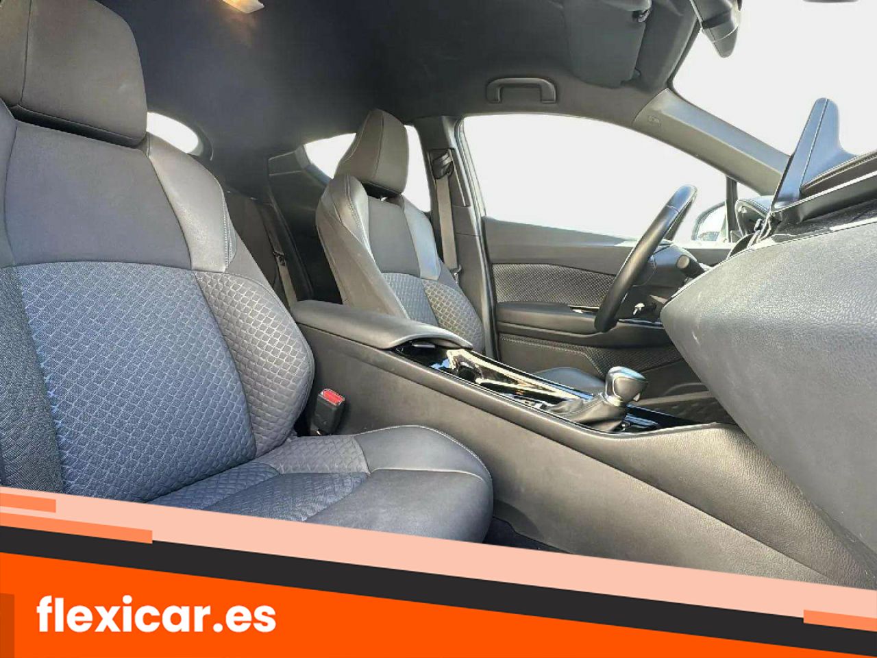 Foto Toyota C-HR 17