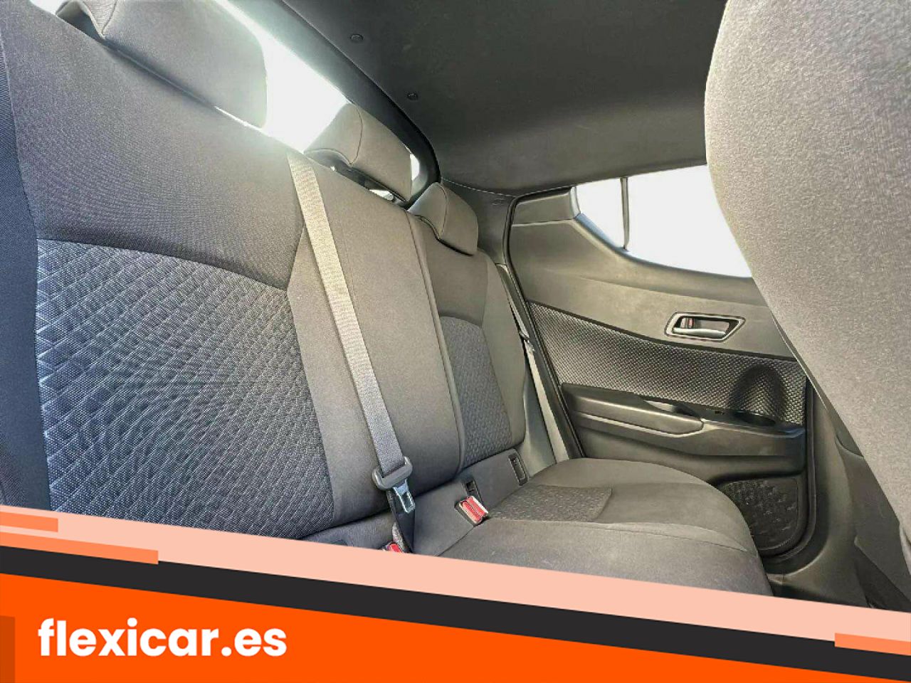 Foto Toyota C-HR 18
