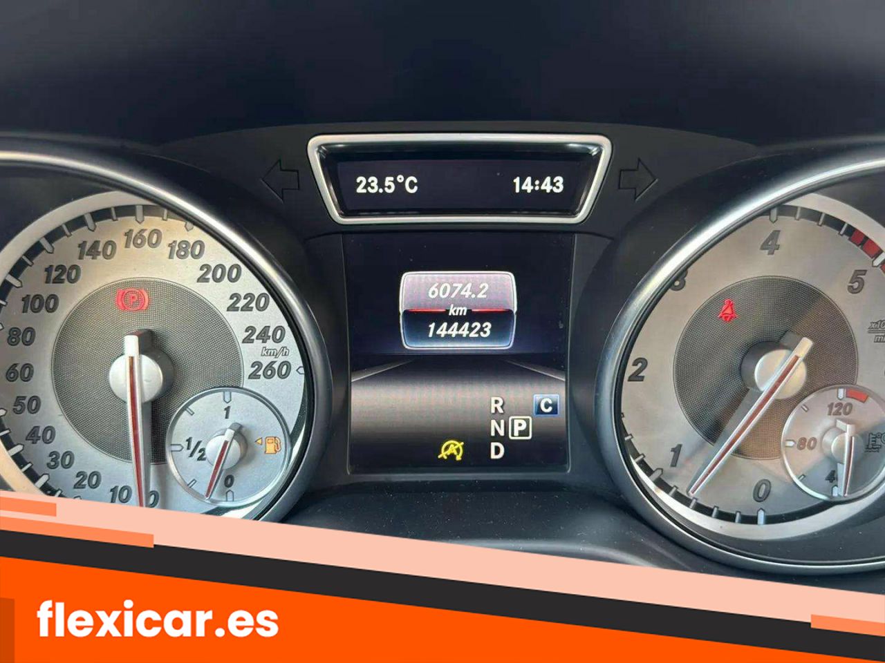 Foto Mercedes-Benz Clase GLA 13