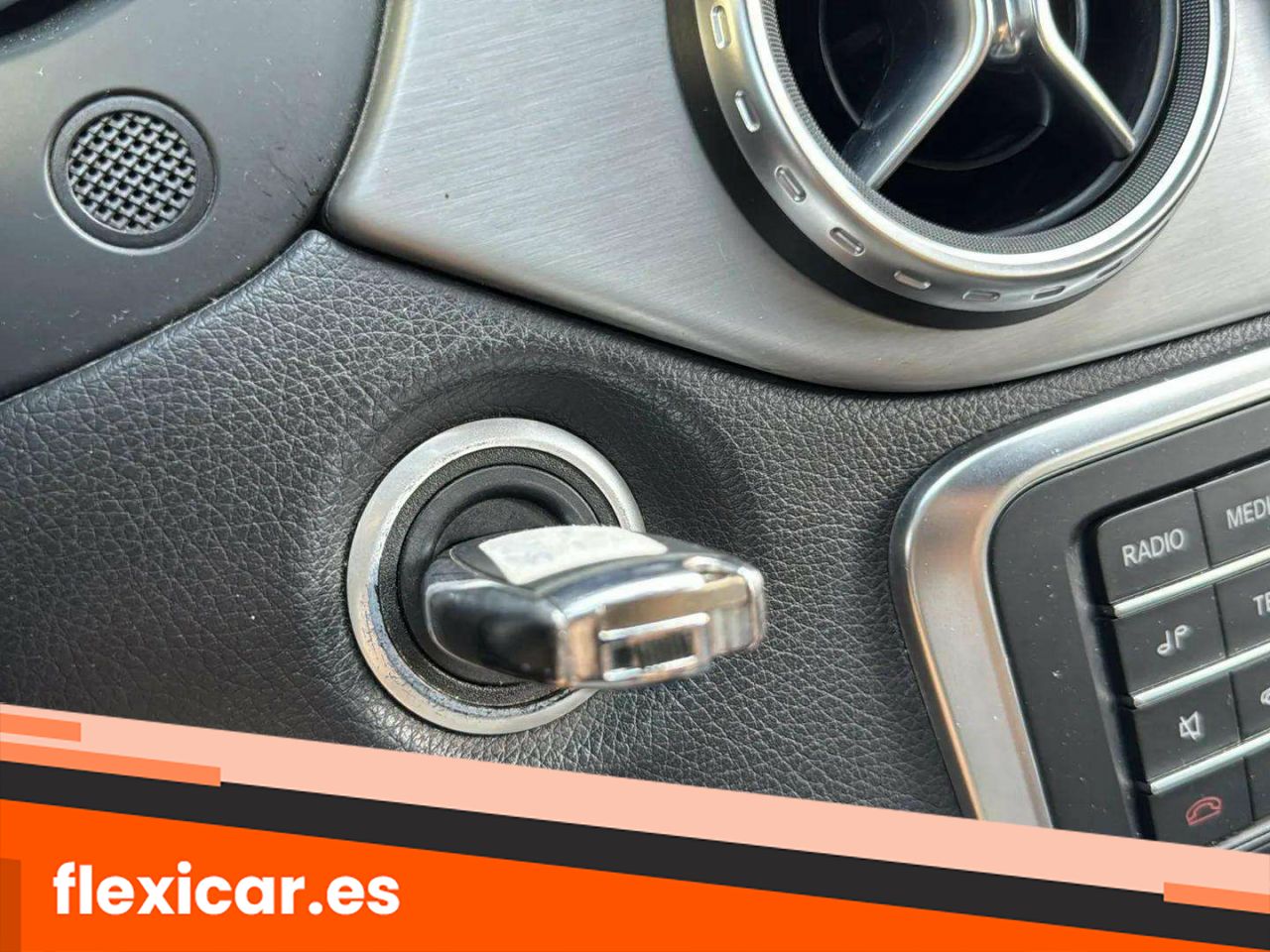 Foto Mercedes-Benz Clase GLA 15