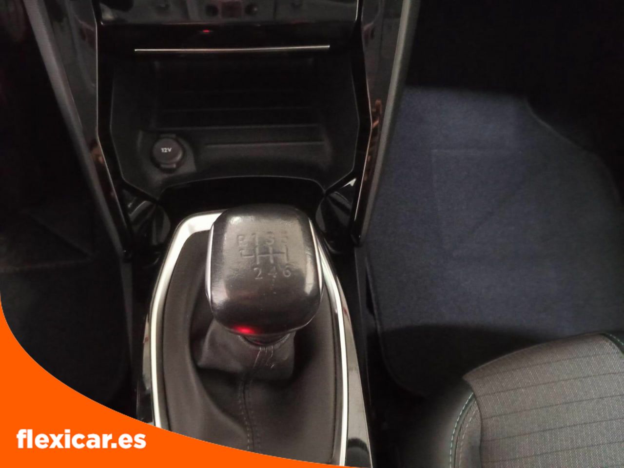 Foto Peugeot 208 12