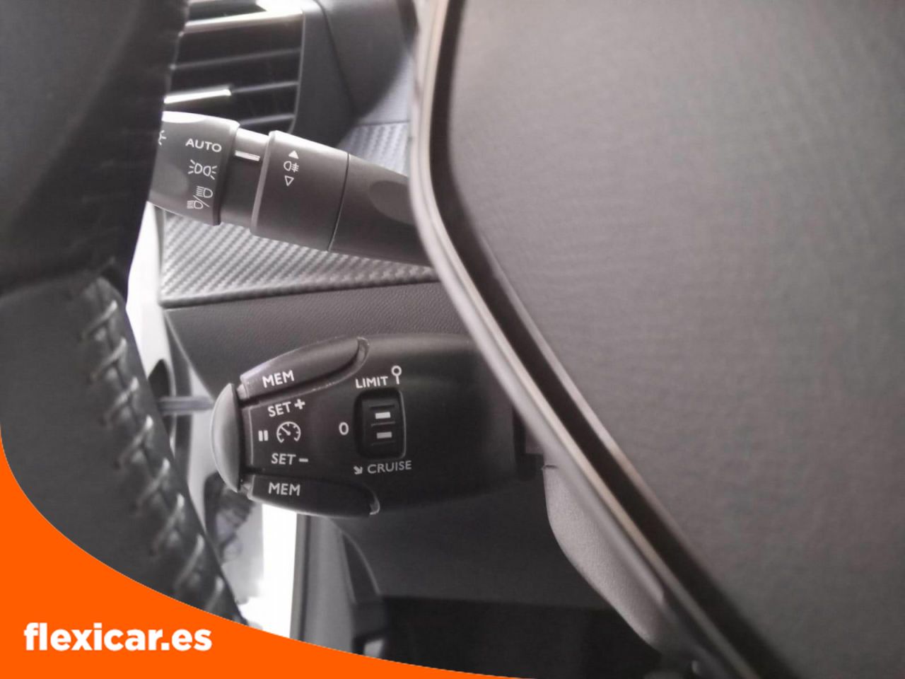 Foto Peugeot 208 21