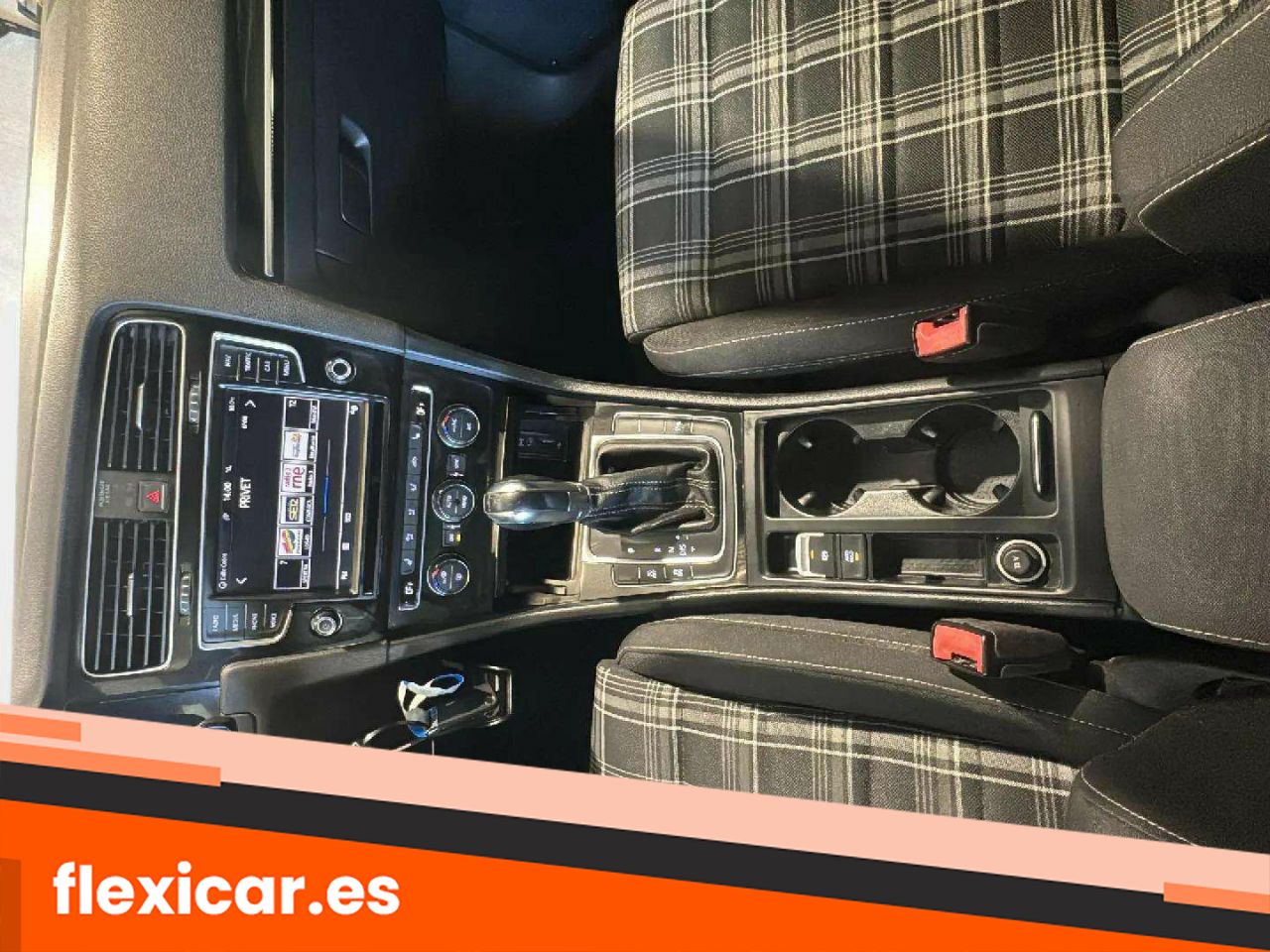 Foto Volkswagen Golf 24