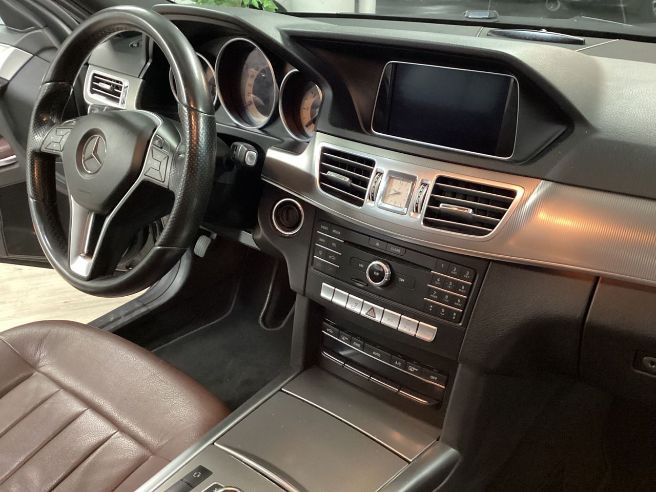 Foto Mercedes-Benz Clase E 18