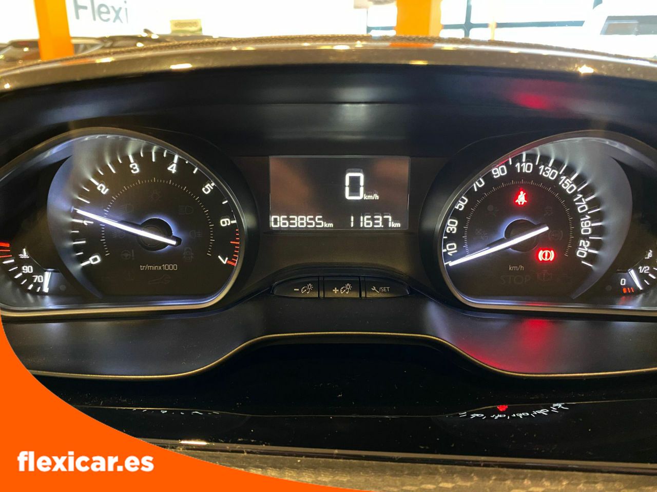 Foto Peugeot 208 14