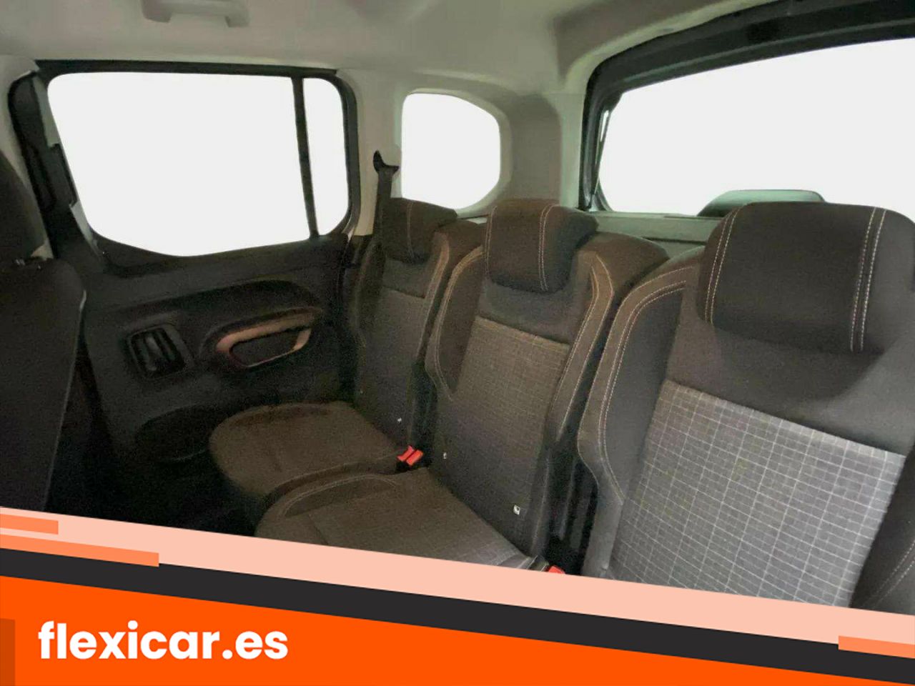 Foto Peugeot Rifter 12