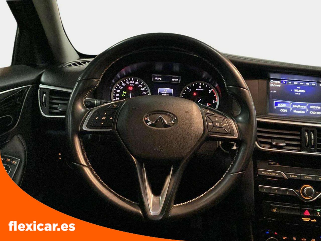 Foto Infiniti Q30 14