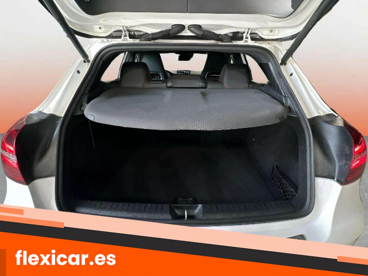 Foto Mercedes-Benz Clase GLA 17