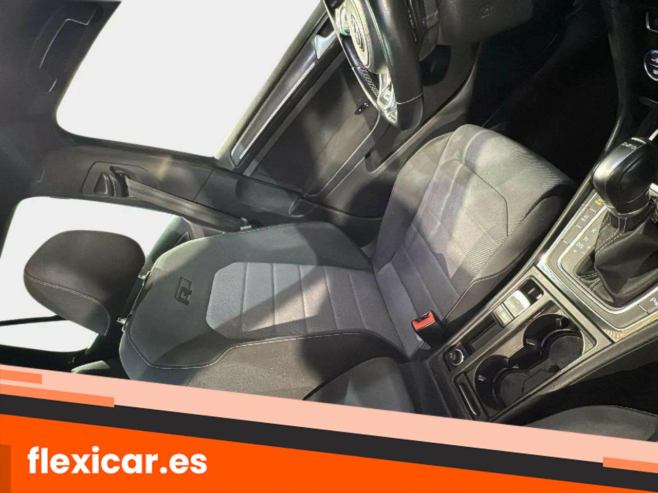 Foto Volkswagen Golf 34