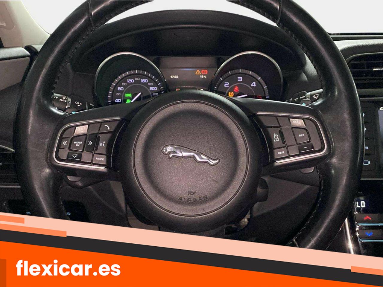 Foto Jaguar XE 11