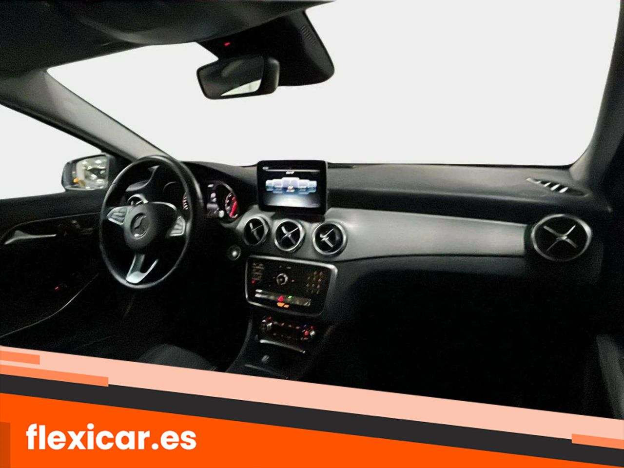 Foto Mercedes-Benz Clase GLA 15