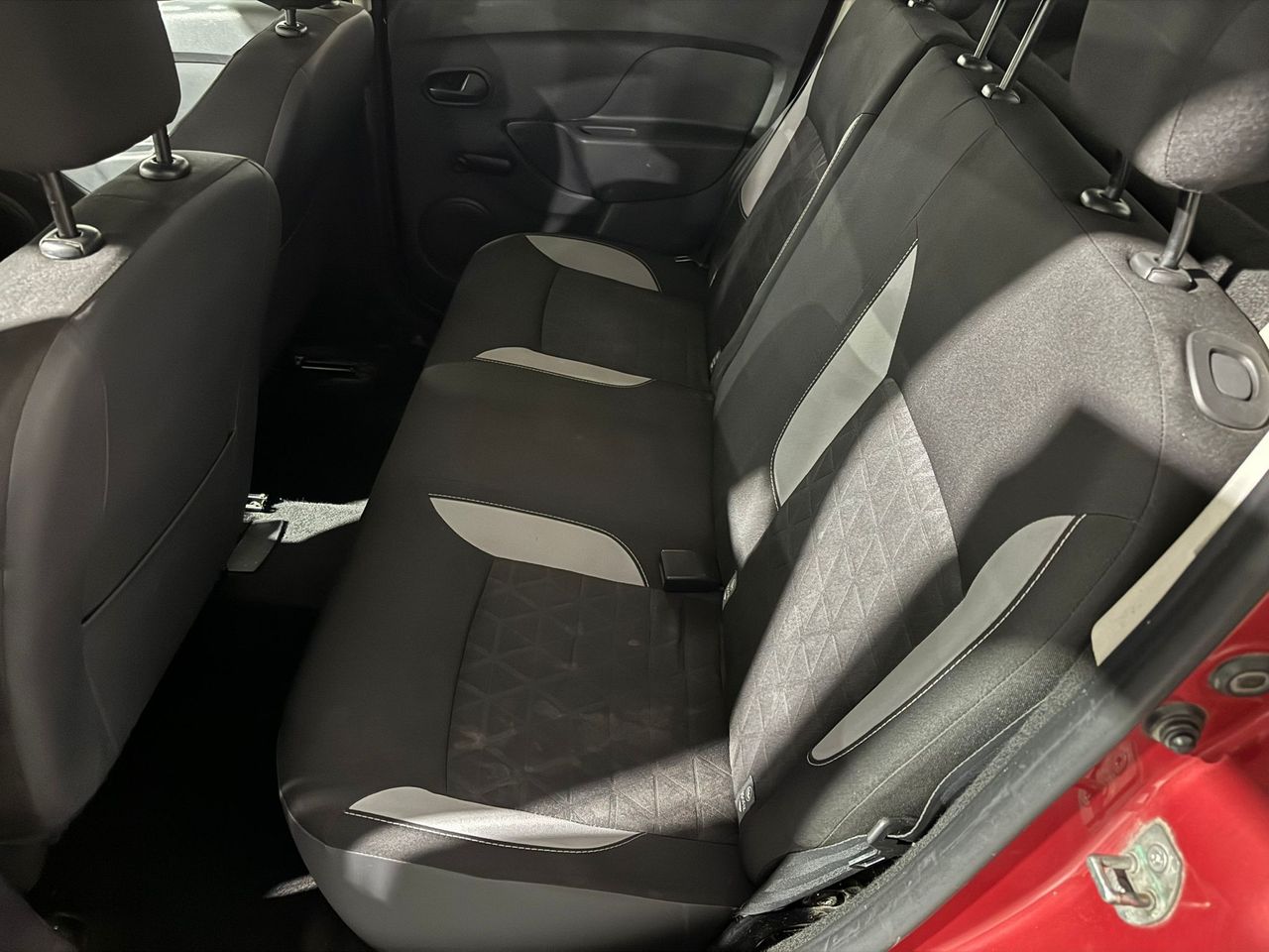 Foto Dacia Sandero 10
