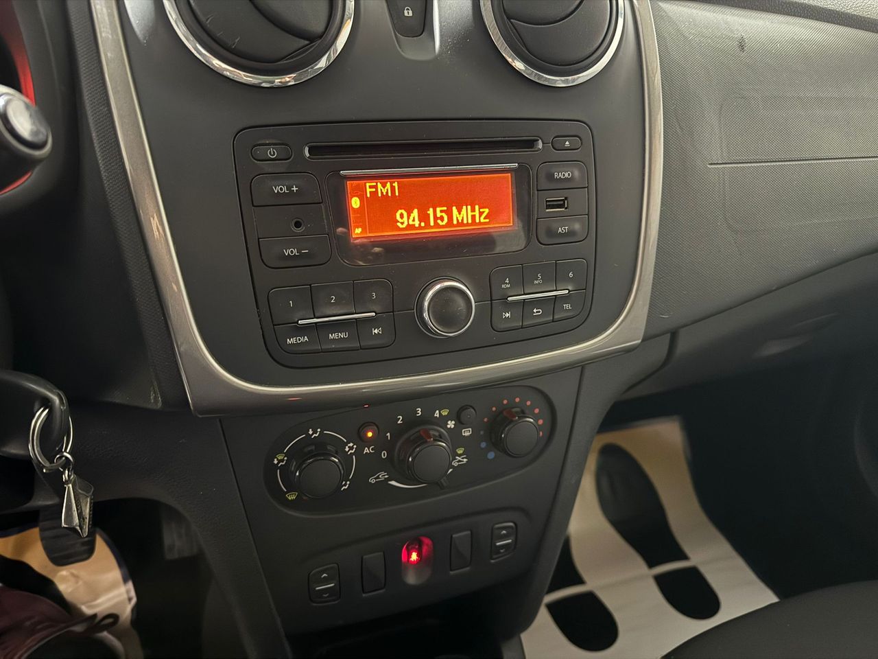 Foto Dacia Sandero 19